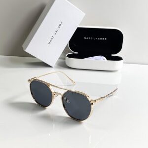 Marc jacobs gold black 5017