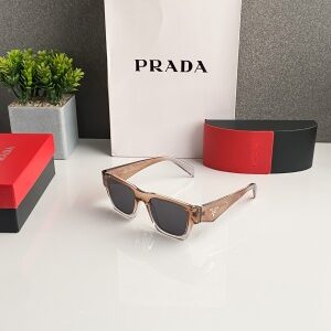 Prada_1032