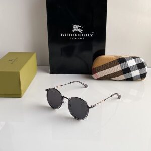 Burburry black 3324