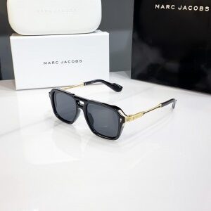 Marc Jacobs 17