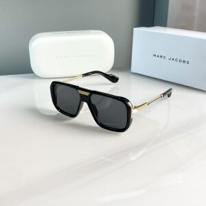 Marc Jacobs gold black m11-38