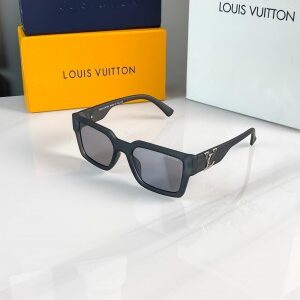 Louis_vuitton_grey_88082