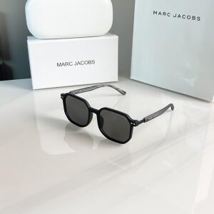 Marc Jacobs black grey 301