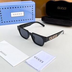 Gucci_gold_black_2321