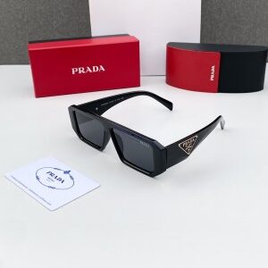 Prada_132_Black