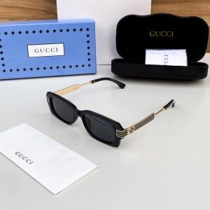 Gucci_gold_black_8358