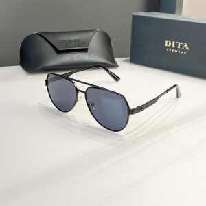Dita black 084