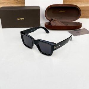 Tomford black 184