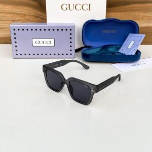 Gucci_grey_black_2610