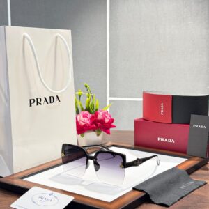 PRADA WMNS 23016 BLACK DC😍🔥 First Copy